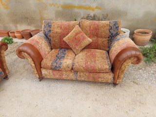 Sofá y sillón tela y piel