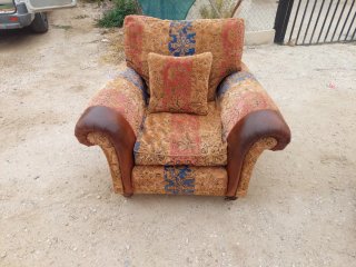 Sofá y sillón tela y piel