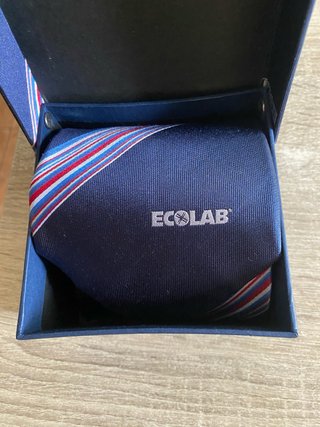 Corbata Ecolab rayas azul, roja y blanca