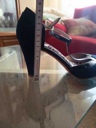 Zapatos de tacón azul marino