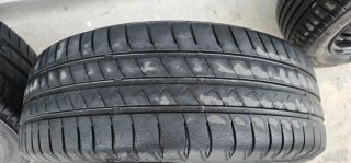 Neumáticos 185/60R14 con llantas 4 agujeros