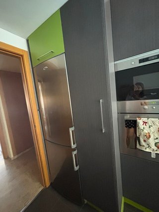 Puertas de mueble, encimera de cocina y fregadero