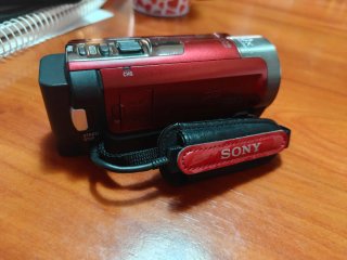 Videocámara Sony Handycam DCR-SX65E Roja