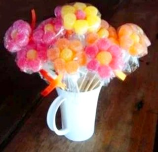 Bolsas, brochetas y detalles en chuches.