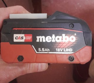Sierra de sable Metabo 18V LiHD con cargador y bat