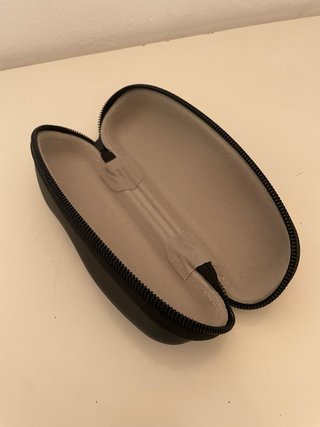 Funda de gafas Vogue negra