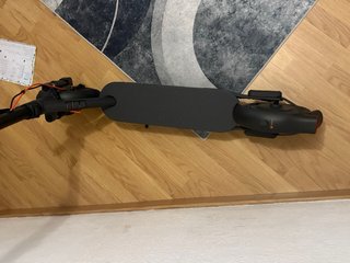 Monopatín Eléctrico Negro