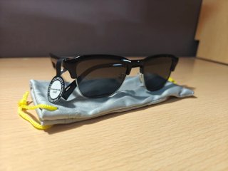 Gafas de sol Hawkers.  Protección ultravioleta 400