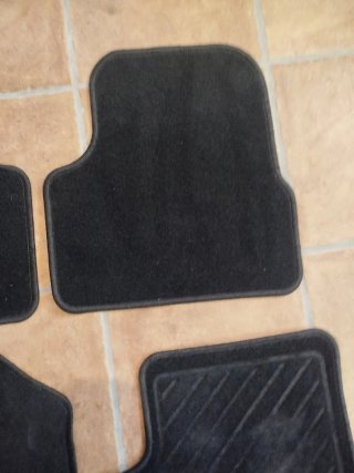 Alfombrillas Peugeot 208 (4 piezas)