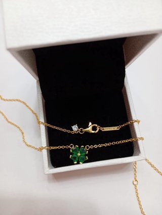 Collar dorado trébol esmeralda