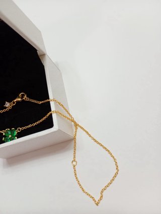 Collar dorado trébol esmeralda