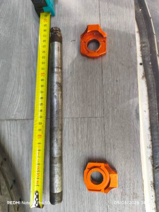 Eje Rueda Trasera KTM Naranja