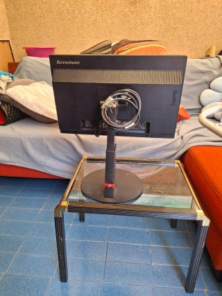 Monitor Lenovo LED HDMI VGA Negro