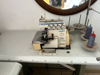 Máquina de Coser Industrial JUKI