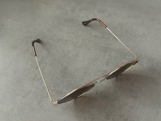 Gafas de sol rombo doradas y marrones