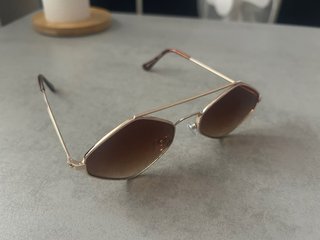 Gafas de sol rombo doradas y marrones