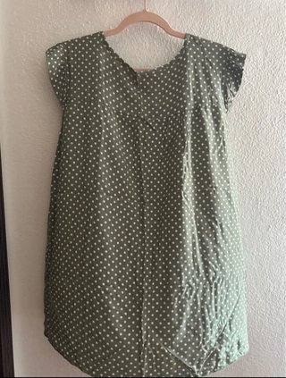 Camisa verde lunares blancos