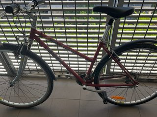 Bicicleta Decathlon Riverside Roja
