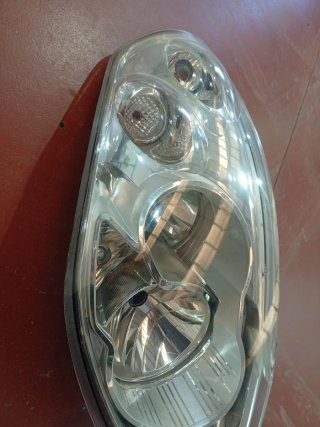 Faro derecho Renault Máster 2014