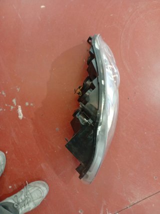 Faro derecho Renault Máster 2014