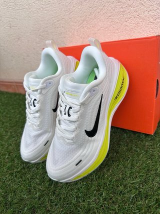 Nike Vomero Plus Run Blanco/Amarillo