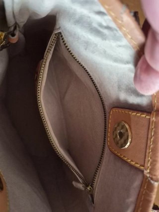 Borsa Louis Vuitton non originale con portamonete