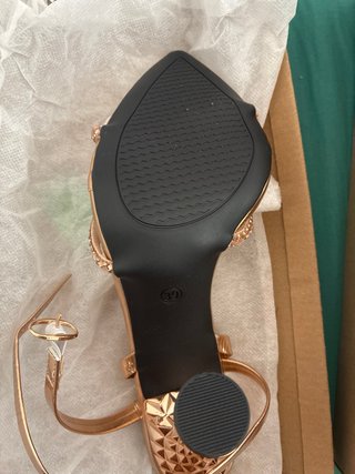 Sandalias doradas tacón alto talla 39