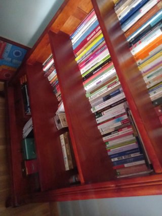 Estantería de madera