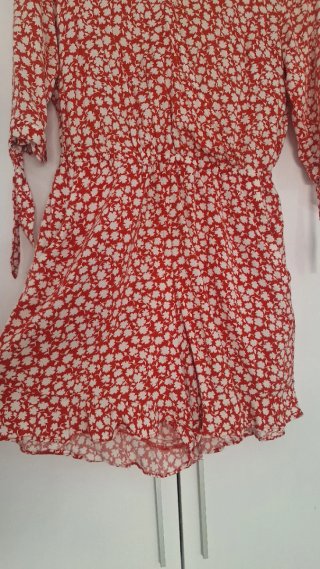 Mono corto estampado floral rojo talla XS