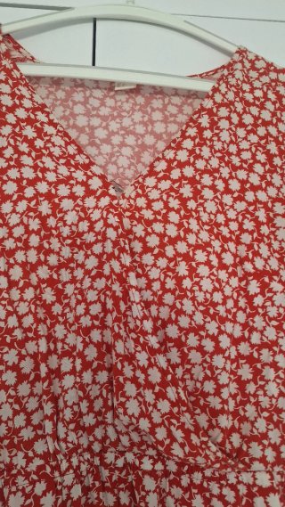 Mono corto estampado floral rojo talla XS