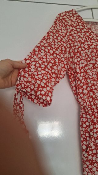 Mono corto estampado floral rojo talla XS