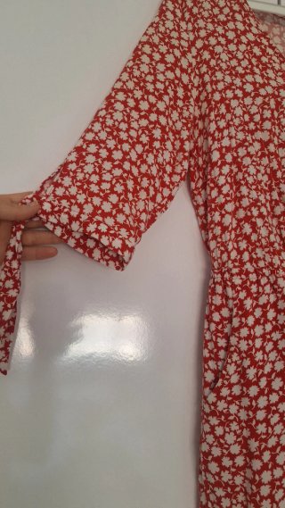 Mono corto estampado floral rojo talla XS