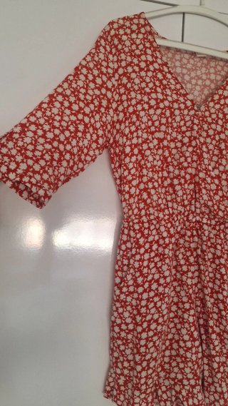 Mono corto estampado floral rojo talla XS