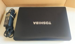 Portatile Toshiba 17 Pollici - W7 Professionale