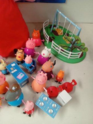 Lote Figuras Peppa Pig y Accesorios