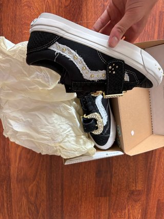 Vans Premium Old Skool 36 Metagirl Buckle Black Wh