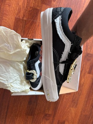 Vans Premium Old Skool 36 Metagirl Buckle Black Wh