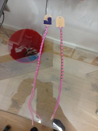 Due braccialetti fatti a mano
