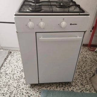 Cocina de gas blanca