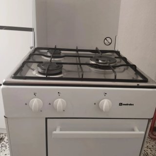 Cocina de gas blanca