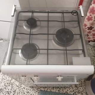 Cocina de gas blanca