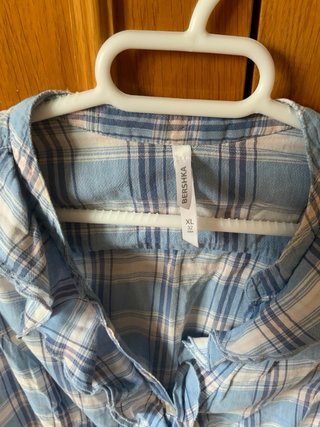 Blusa Bershka cuadros azul sin mangas Talla M