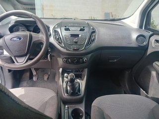 Ford Transit Courier 2016
