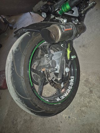 Kawasaki Z800 Naked Verde y Amarillo