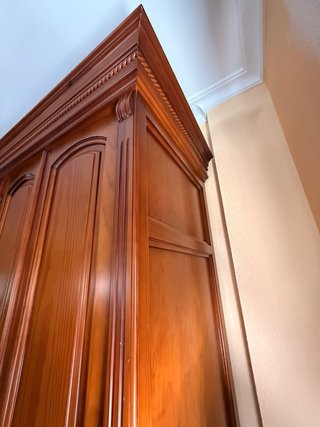 Armario de madera de pino macizo