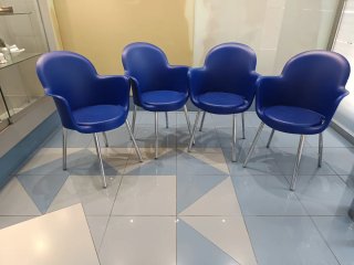 Juego de 4 sillas de espera azules