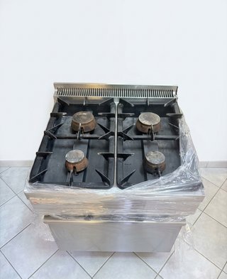 Cucina professionale Mareno 4 fuochi con forno