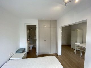 Estudio en alquiler en Les Tres Torres en Barcelona