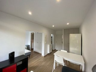 Estudio en alquiler en Les Tres Torres en Barcelona