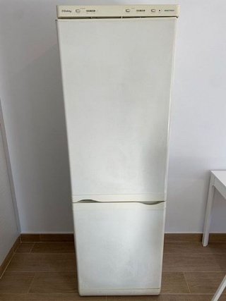Estudio en alquiler en Les Tres Torres en Barcelona